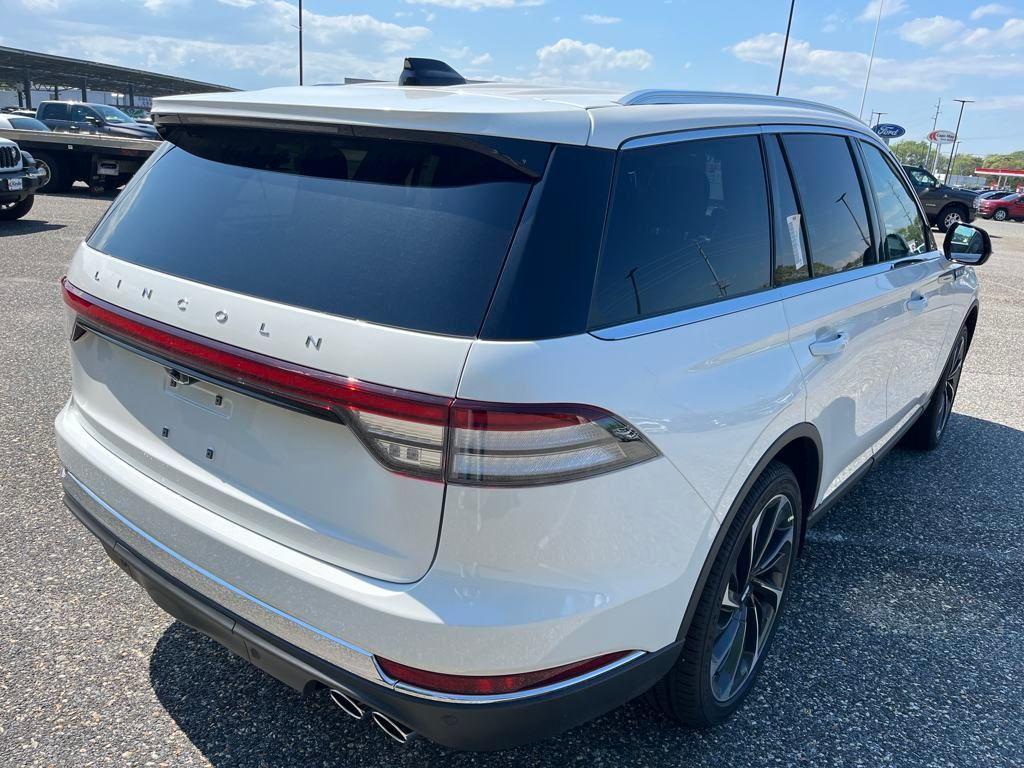 new 2025 Lincoln Aviator car, priced at $66,375