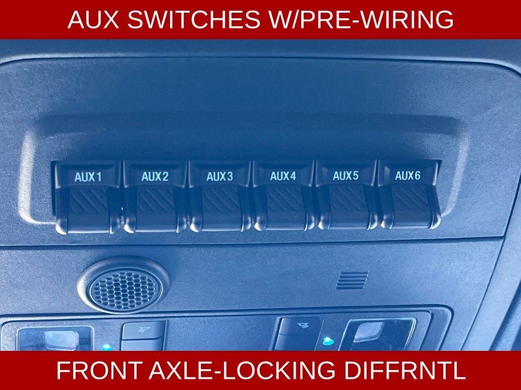 new 2025 Ford Bronco car, priced at $59,077