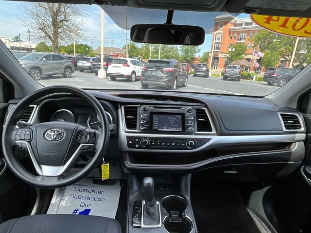 used 2014 Toyota Highlander car, priced at $16,980