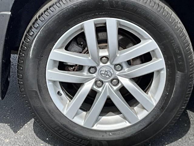 used 2014 Toyota Highlander car, priced at $16,980