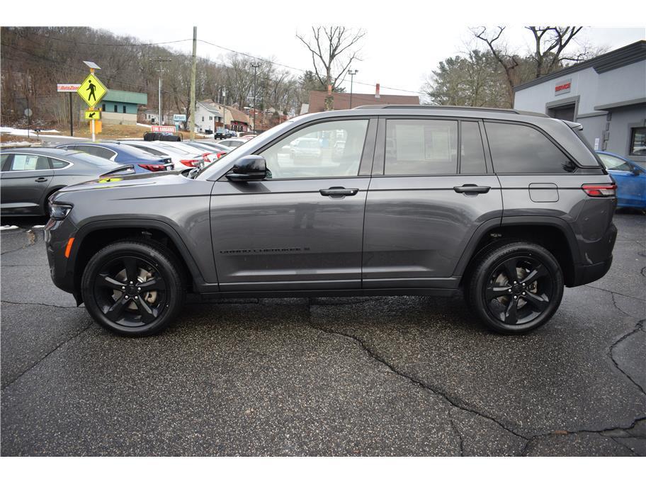 used 2023 Jeep Grand Cherokee car, priced at $28,995