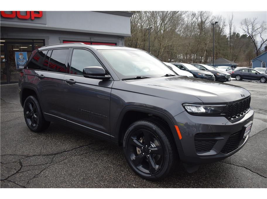 used 2023 Jeep Grand Cherokee car, priced at $28,995