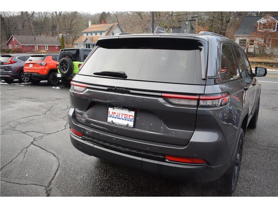 used 2023 Jeep Grand Cherokee car, priced at $28,995