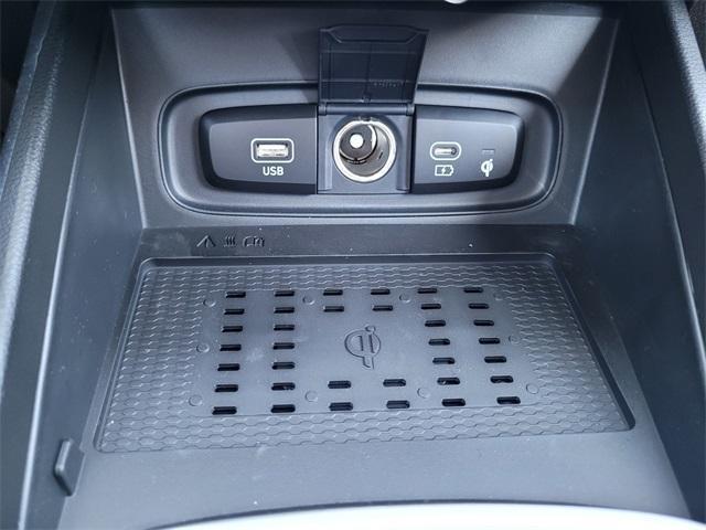 new 2025 Hyundai Venue car, priced at $26,045