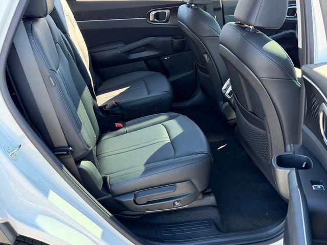 new 2026 Kia Sorento Hybrid car, priced at $38,626