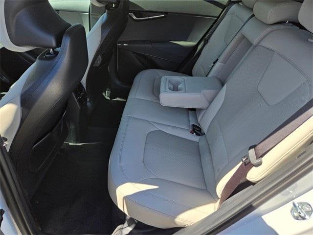 new 2025 Kia Niro car