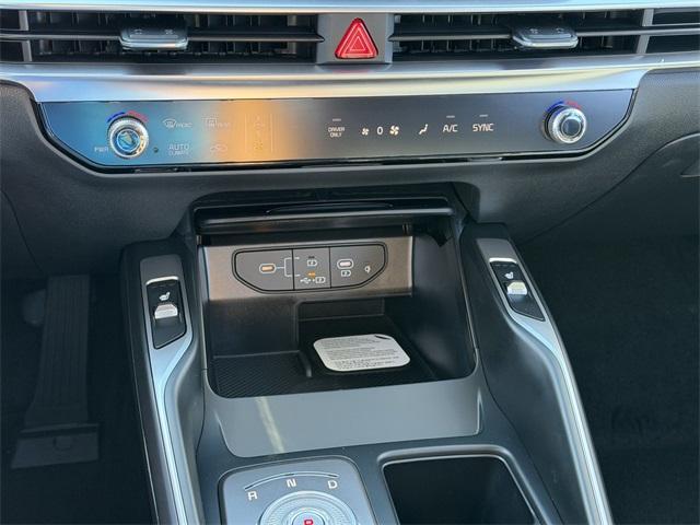 new 2026 Kia Sorento Hybrid car, priced at $40,930