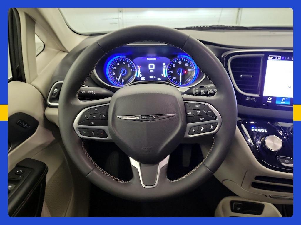 used 2024 Chrysler Pacifica car, priced at $23,998