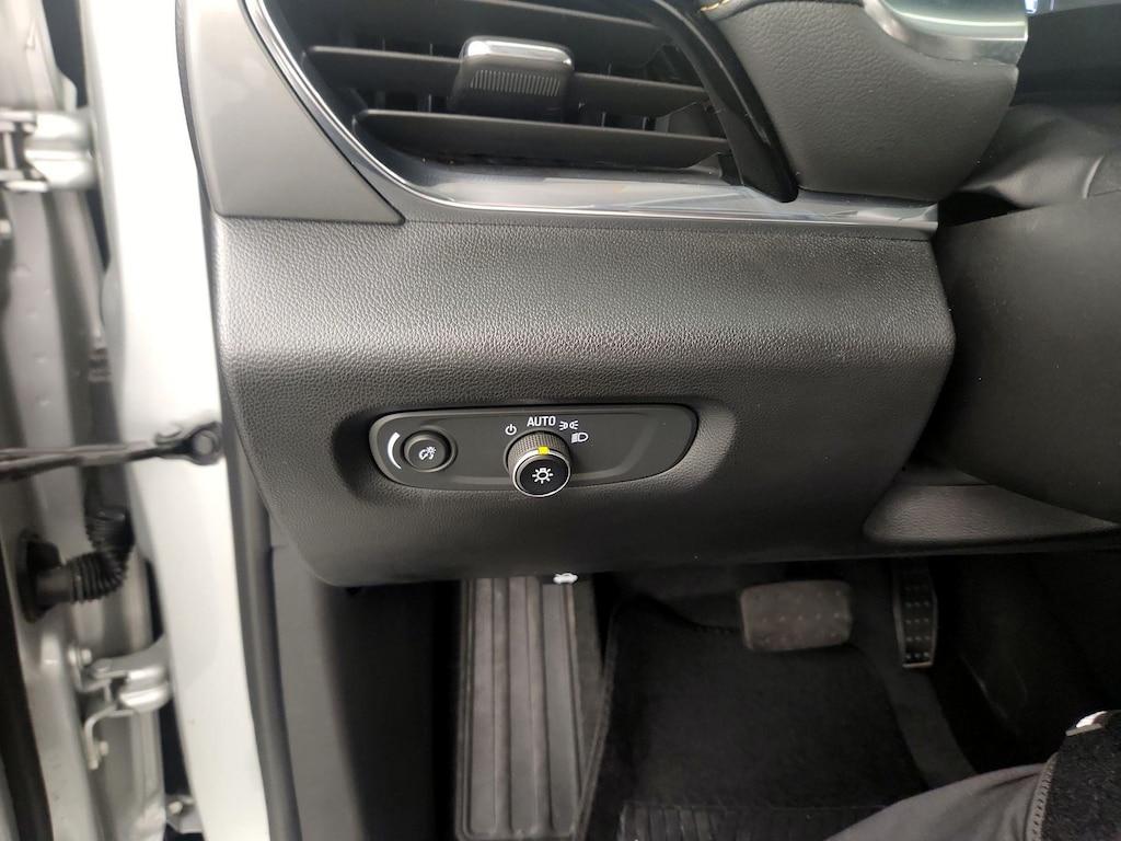 used 2021 Chevrolet Traverse car, priced at $23,998