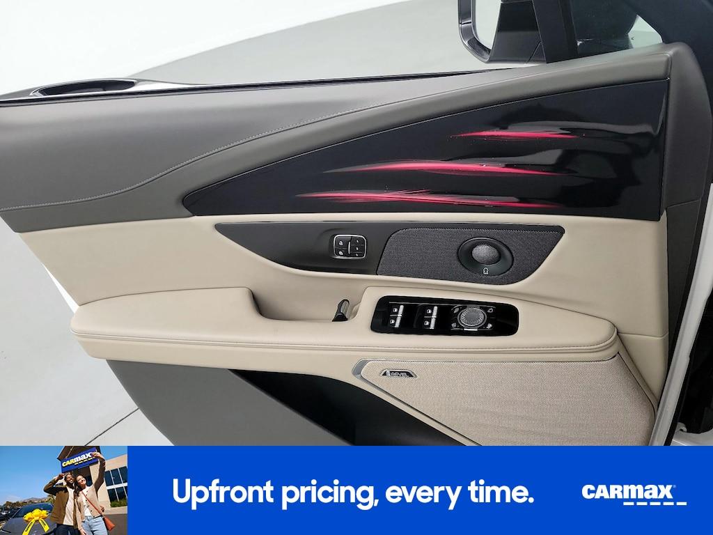 used 2025 Lincoln Nautilus car, priced at $60,998