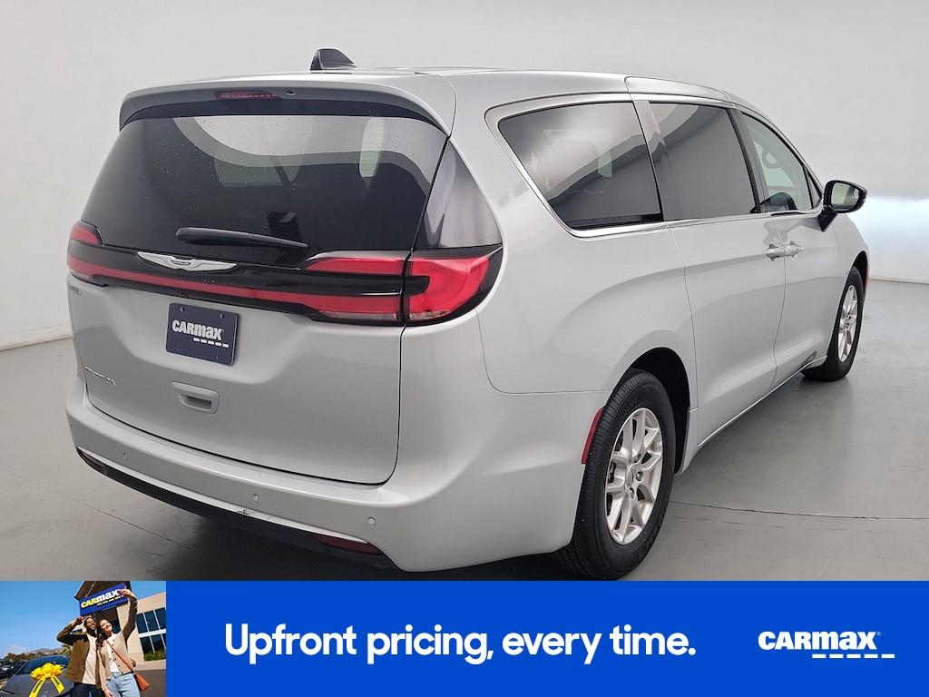 used 2024 Chrysler Pacifica car, priced at $27,998