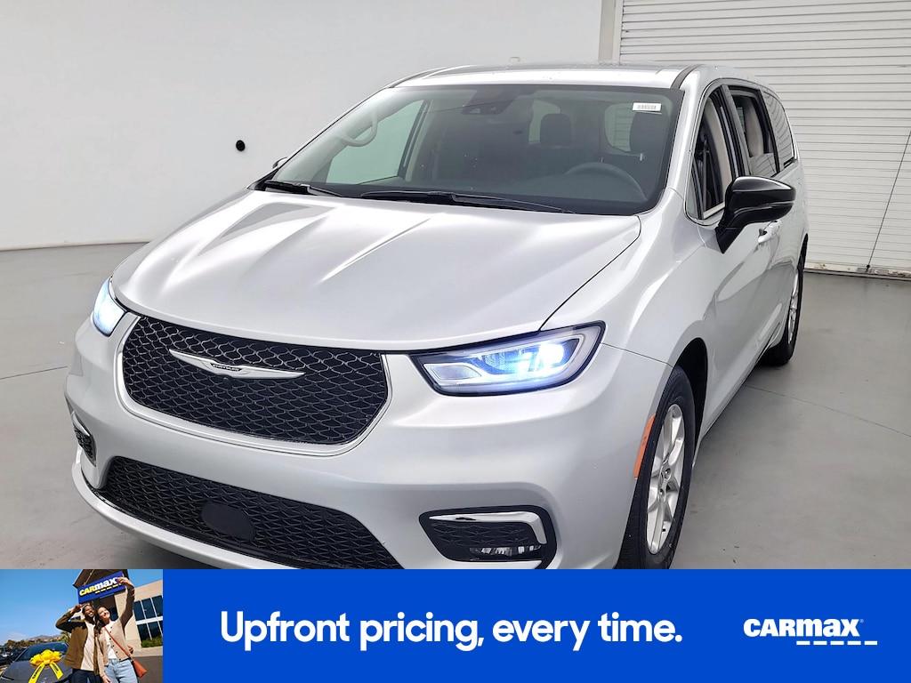 used 2024 Chrysler Pacifica car, priced at $27,998