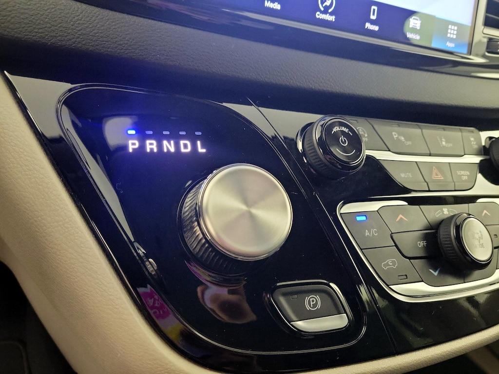 used 2024 Chrysler Pacifica car, priced at $27,998