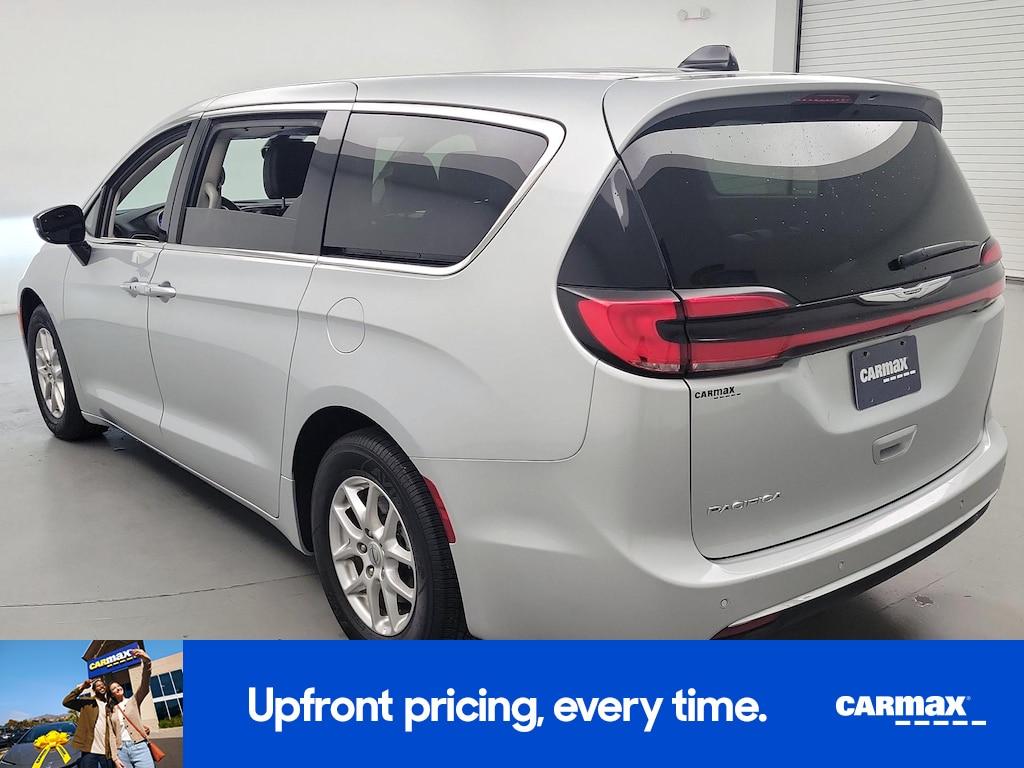 used 2024 Chrysler Pacifica car, priced at $27,998