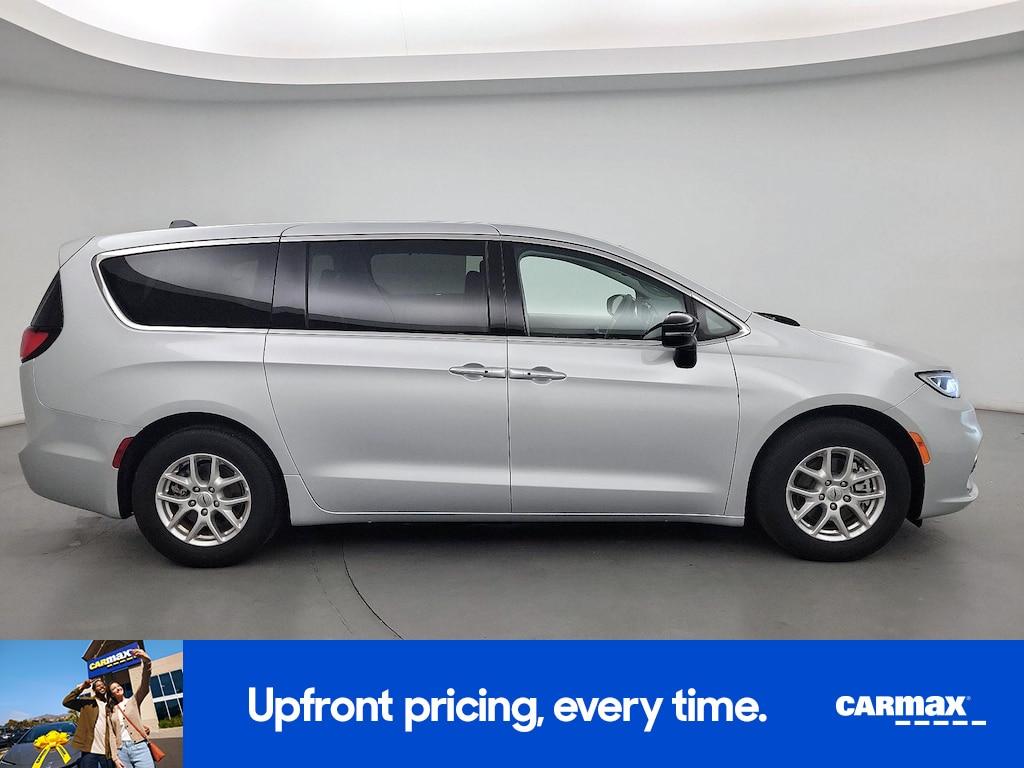 used 2024 Chrysler Pacifica car, priced at $27,998