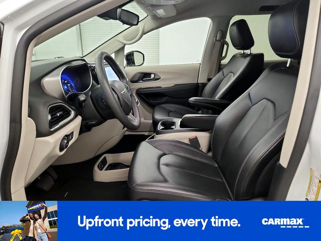 used 2024 Chrysler Pacifica car, priced at $26,998