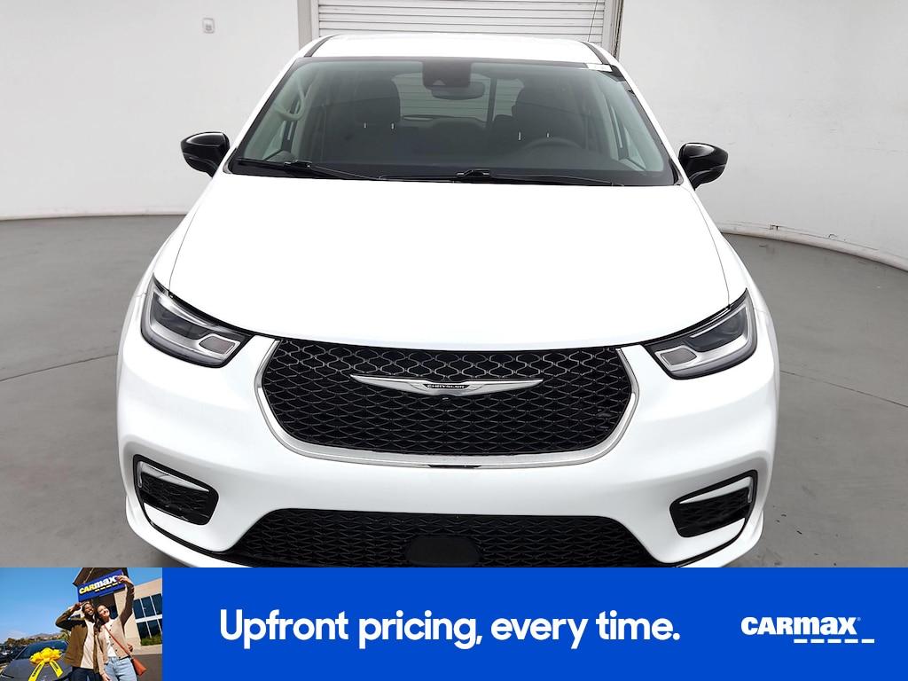 used 2024 Chrysler Pacifica car, priced at $26,998