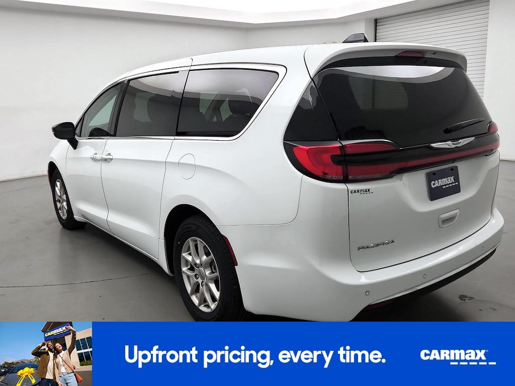 used 2024 Chrysler Pacifica car, priced at $26,998