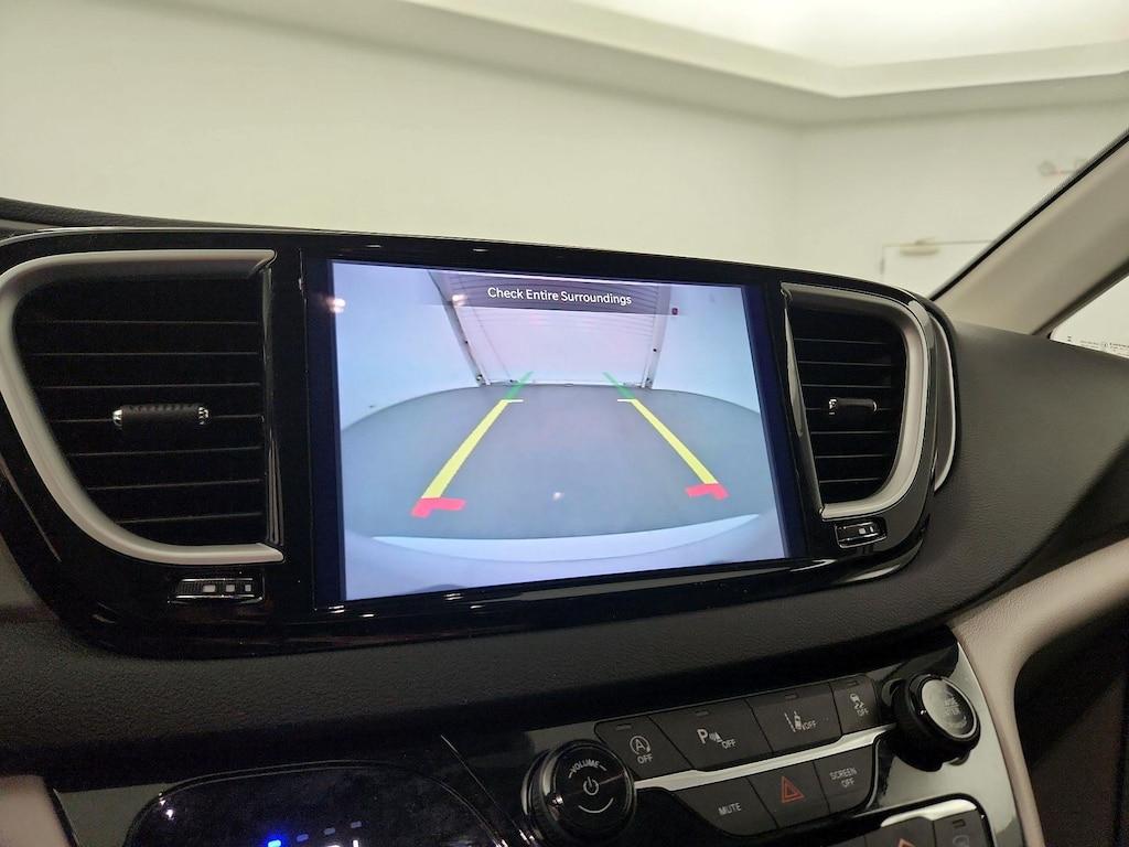 used 2024 Chrysler Pacifica car, priced at $26,998