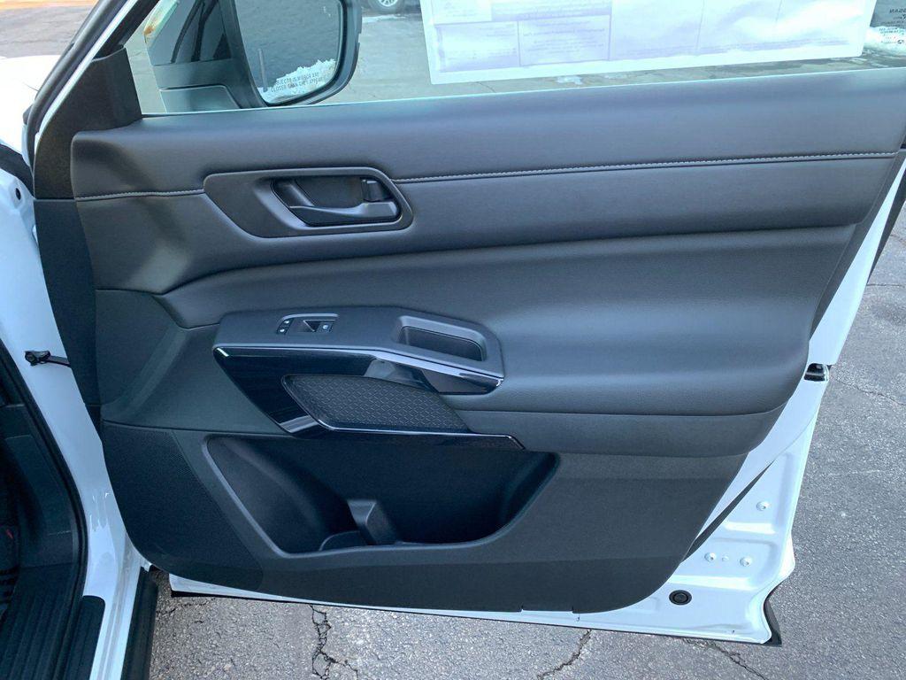 new 2026 Nissan Pathfinder car, priced at $39,081