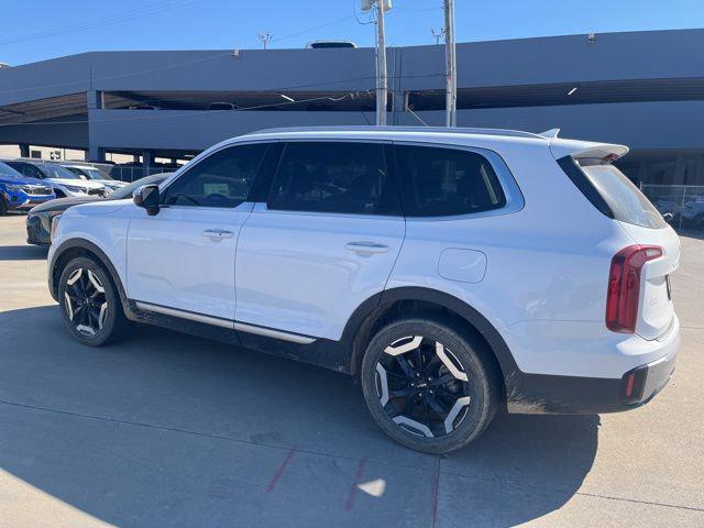 used 2023 Kia Telluride car, priced at $30,253