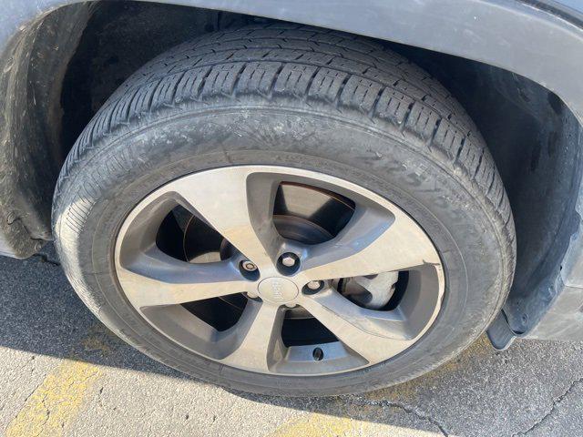 used 2019 Jeep Cherokee car, priced at $18,377