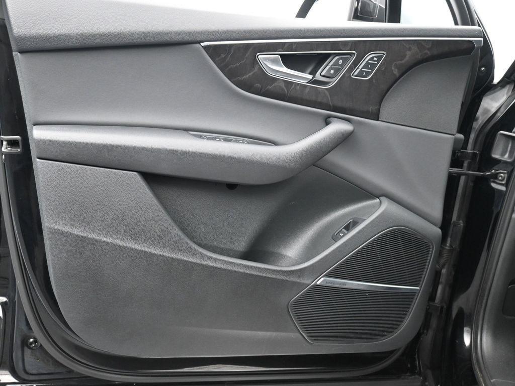 used 2021 Audi Q7 car, priced at $26,589