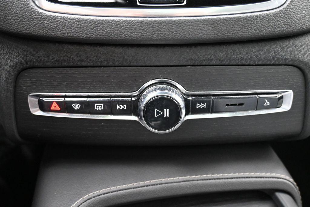 used 2021 Volvo XC90 car, priced at $32,121