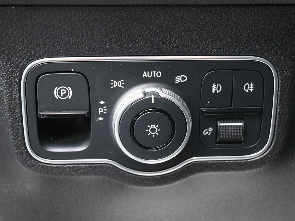 used 2022 Mercedes-Benz GLB 250 car, priced at $26,959