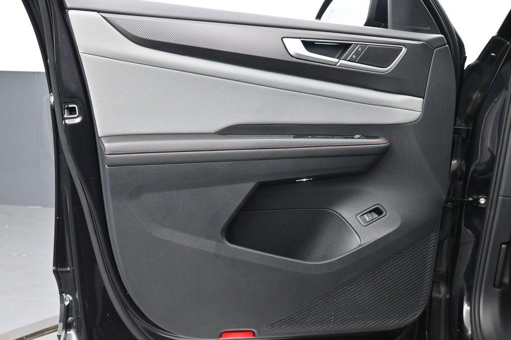 used 2024 Volkswagen Atlas car, priced at $36,771