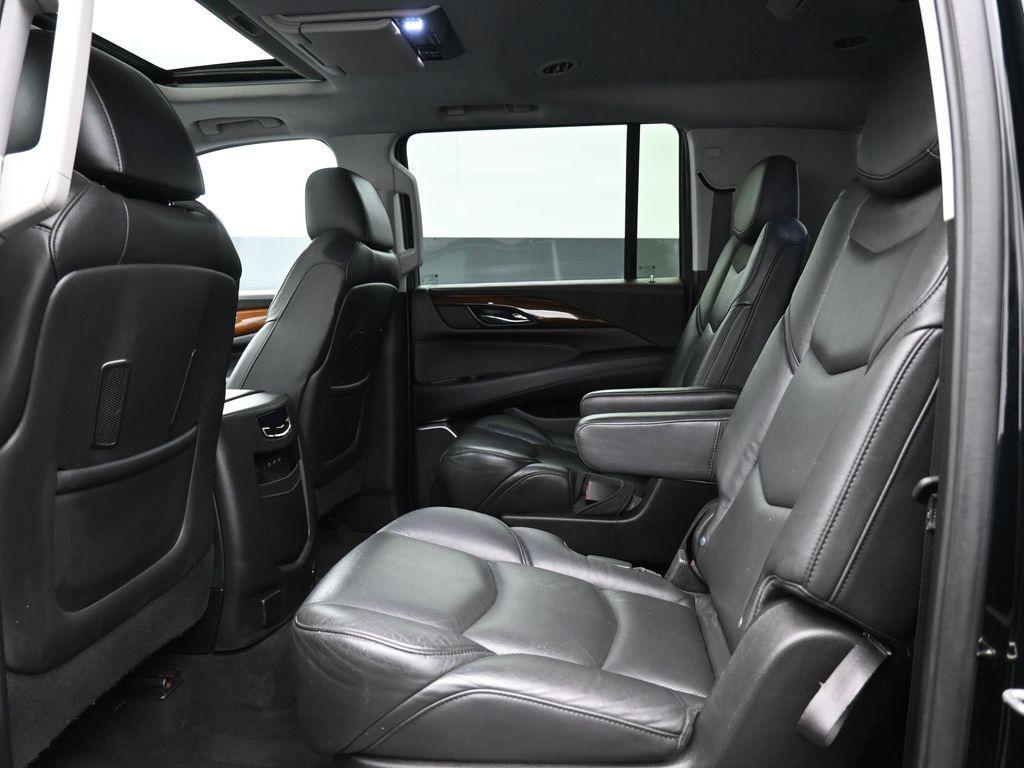used 2020 Cadillac Escalade ESV car, priced at $37,169