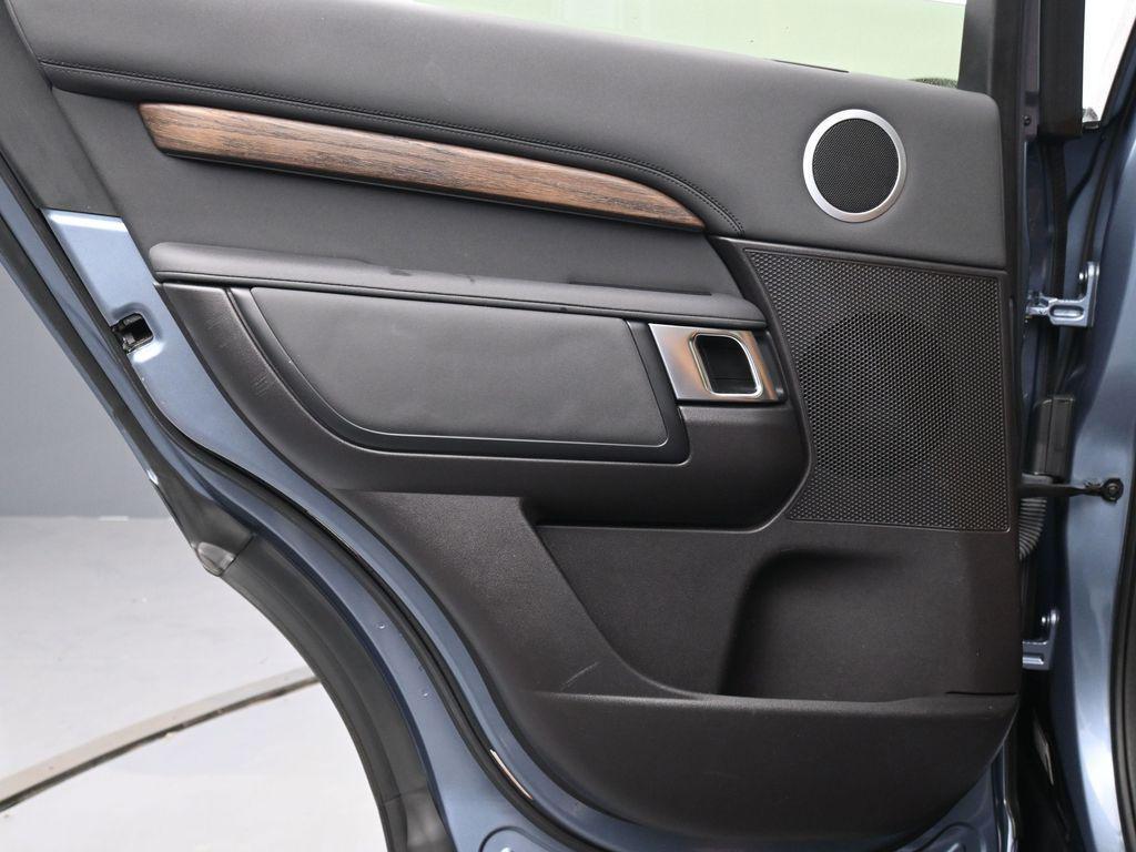 used 2018 Land Rover Discovery car, priced at $16,329