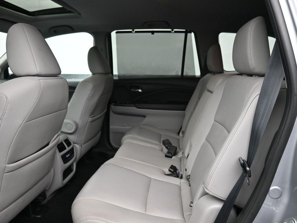 used 2021 Honda Pilot car, priced at $27,589