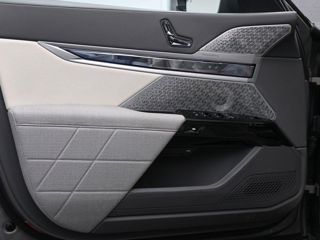 used 2023 BMW i7 car, priced at $71,989