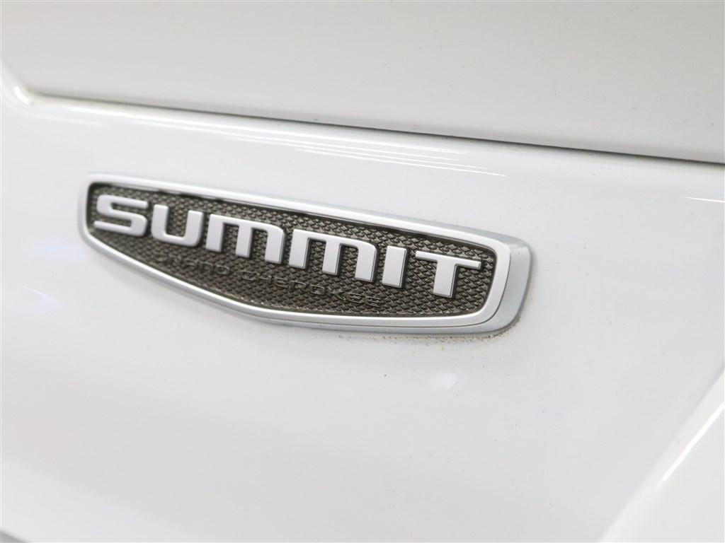 used 2022 Jeep Grand Cherokee car, priced at $28,885