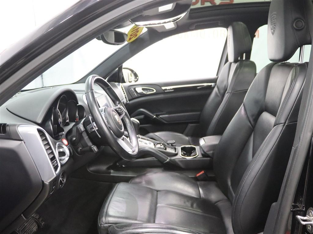 used 2017 Porsche Cayenne car, priced at $17,885