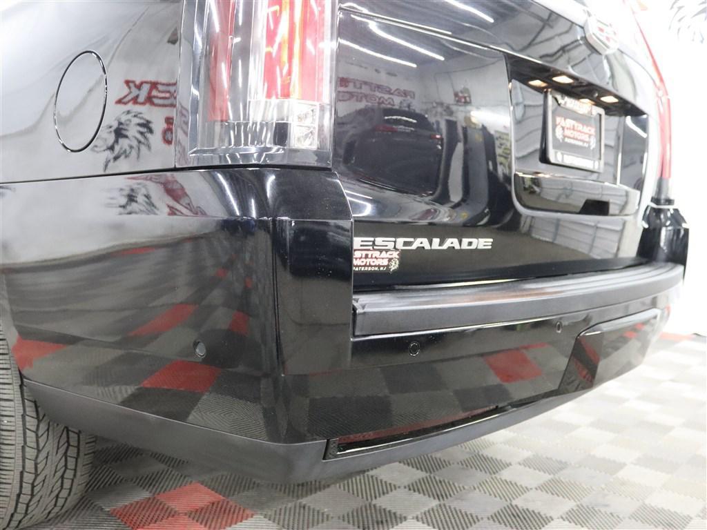 used 2019 Cadillac Escalade ESV car, priced at $25,985
