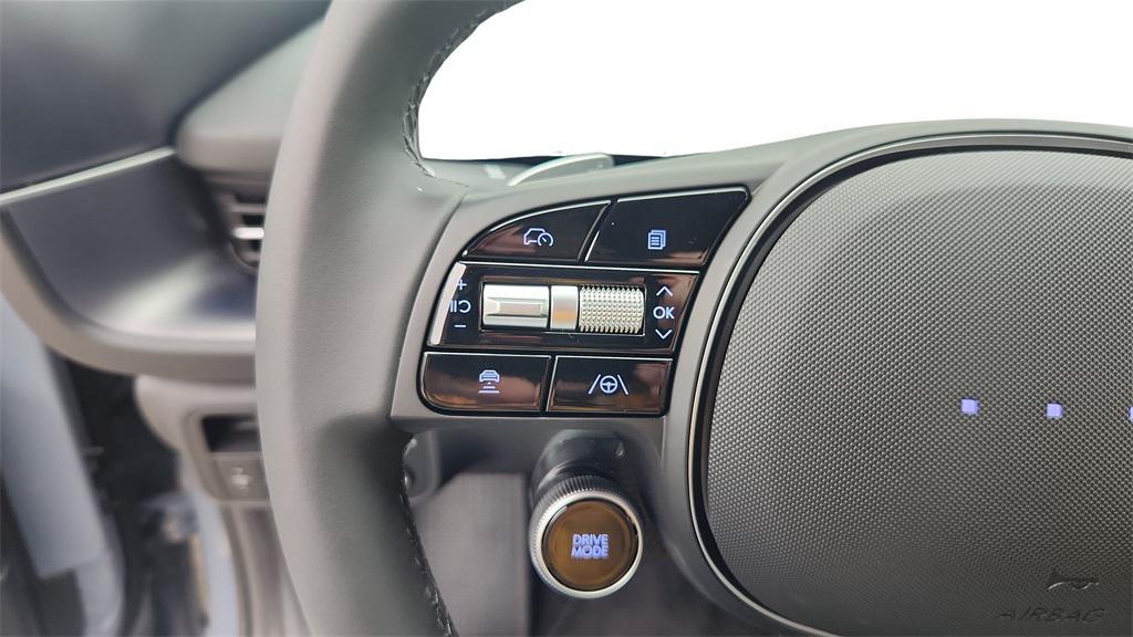 new 2025 Hyundai IONIQ 6 car, priced at $33,618