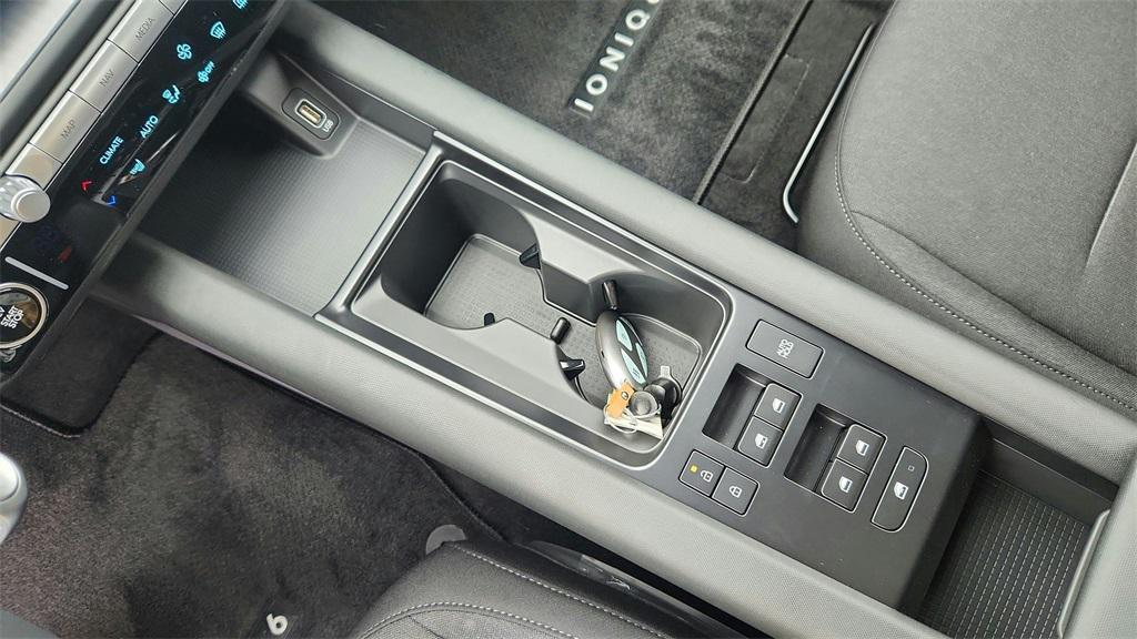 new 2025 Hyundai IONIQ 6 car, priced at $33,618