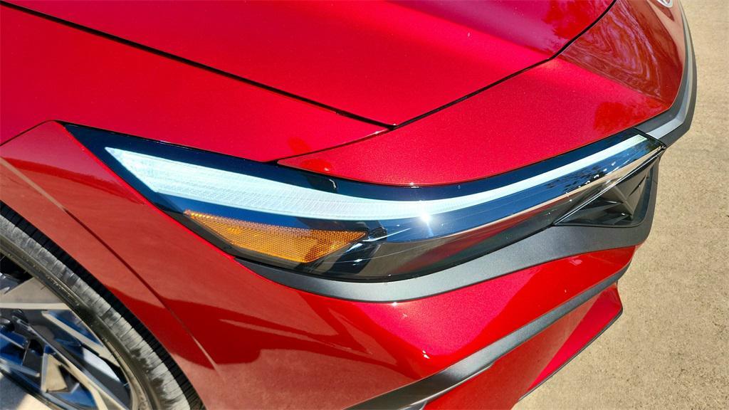 new 2025 Hyundai ELANTRA HEV car, priced at $26,900