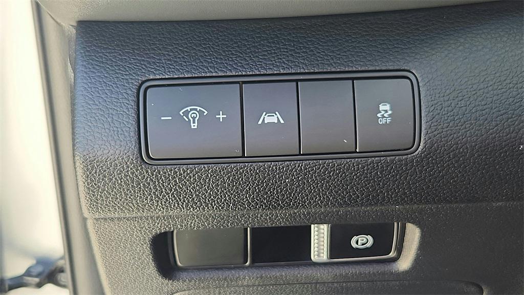 used 2021 Hyundai Santa Fe car, priced at $17,996