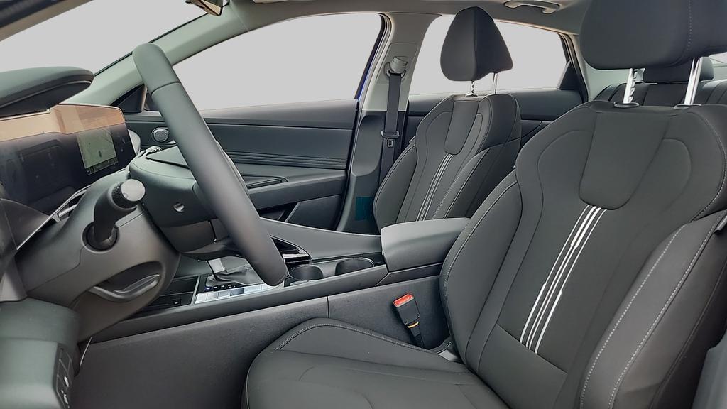 new 2025 Hyundai Elantra car, priced at $532,860