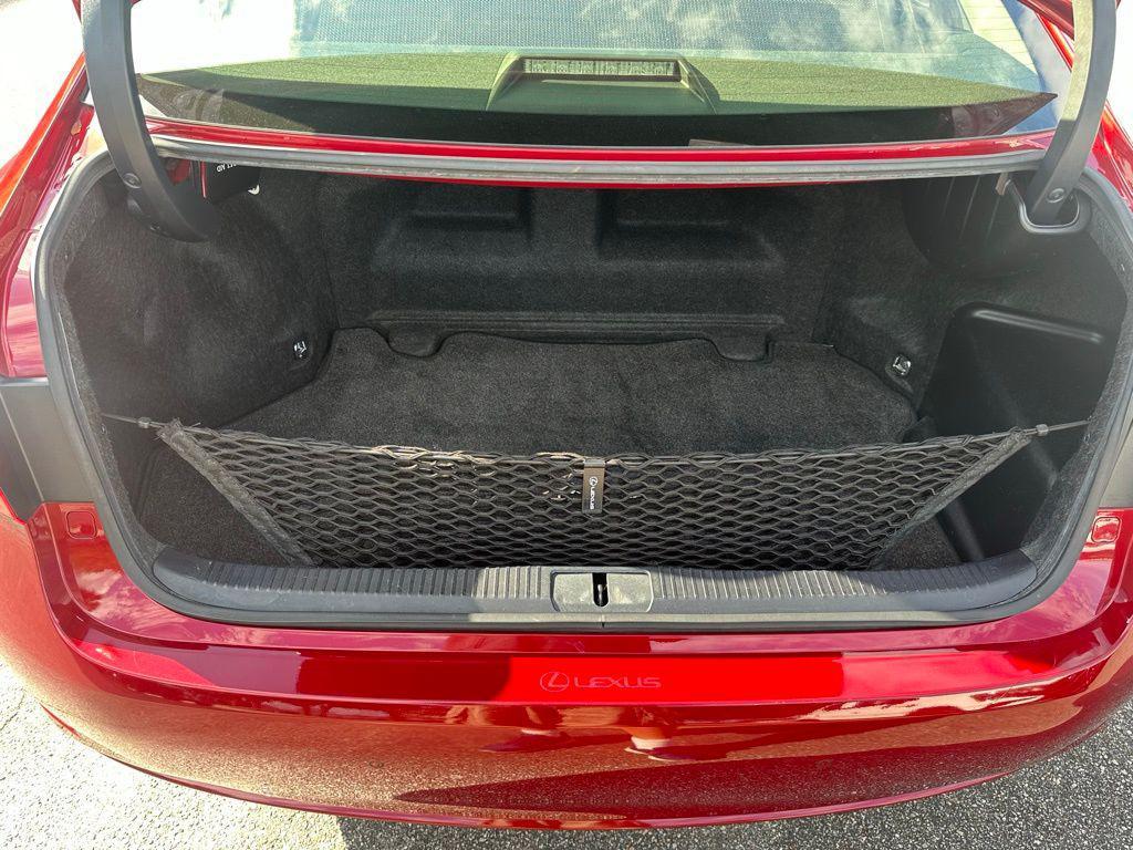 used 2017 Lexus ES 300h car, priced at $18,980