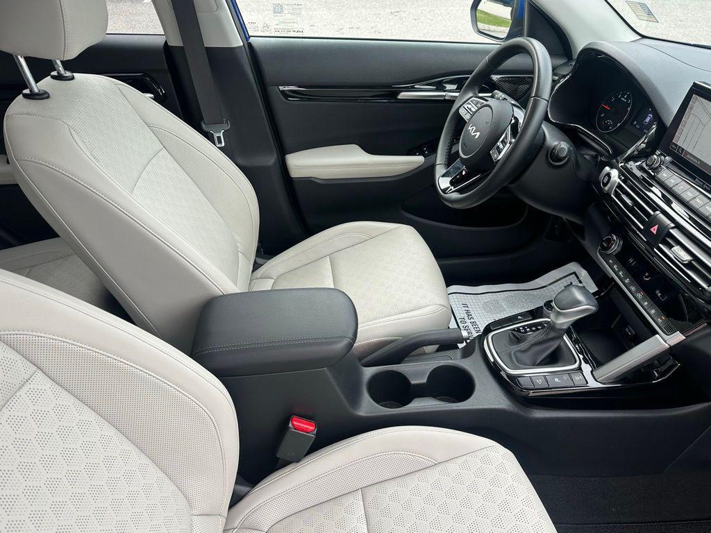 used 2023 Kia Seltos car, priced at $21,946