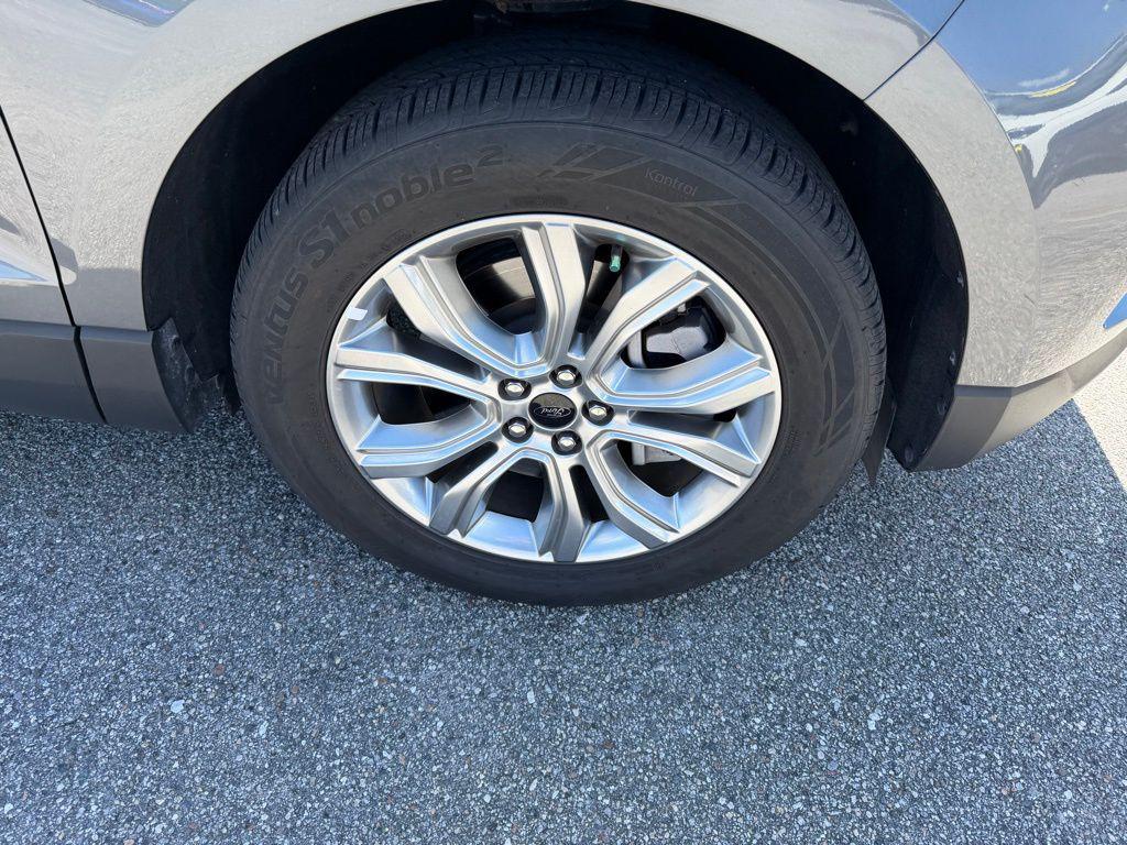 used 2024 Ford Edge car, priced at $32,990