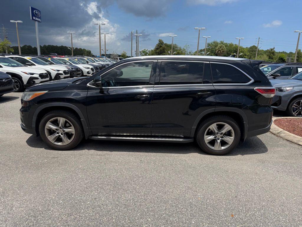 used 2015 Toyota Highlander car, priced at $15,990