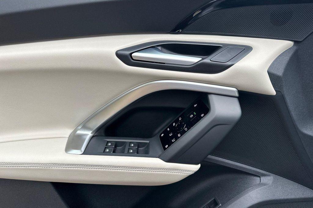 new 2025 Audi Q5 car, priced at $52,340