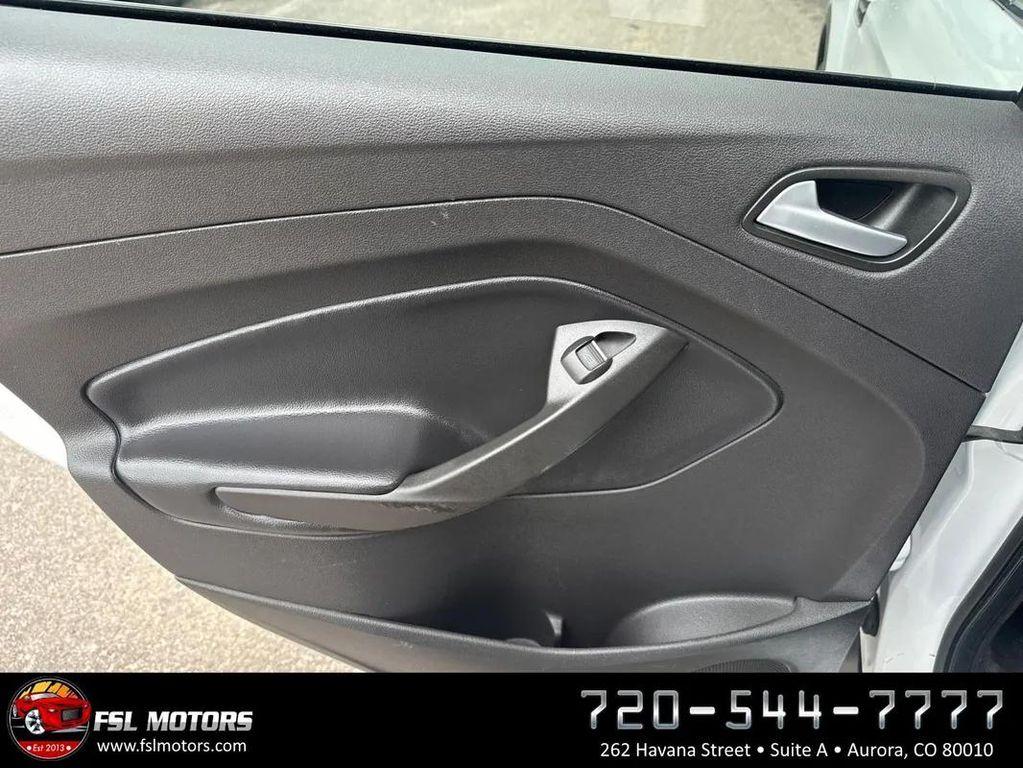 2019 White Ford Escape