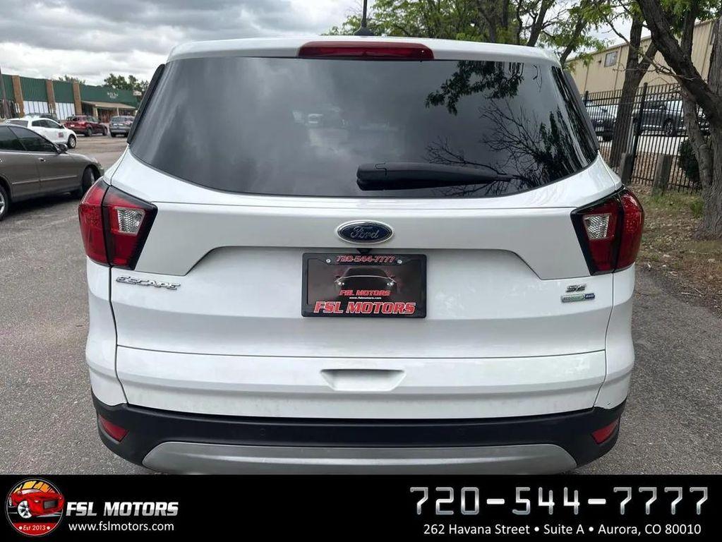 2019 White Ford Escape