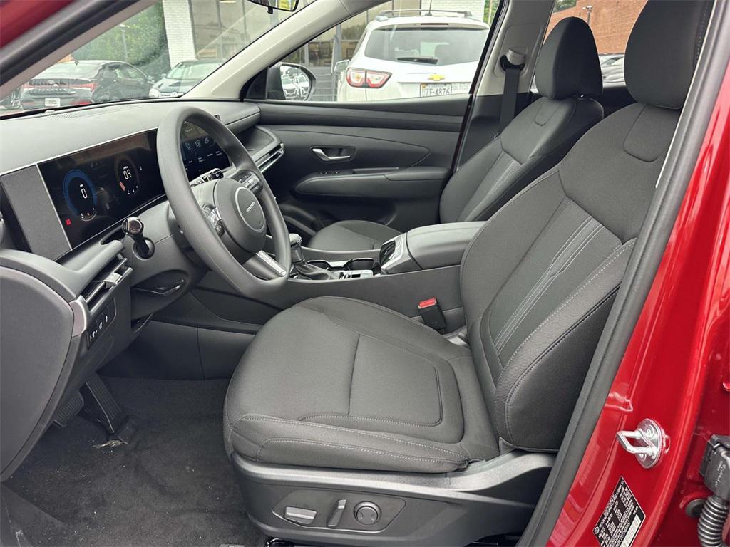 new 2025 Hyundai Tucson car, priced at $32,184